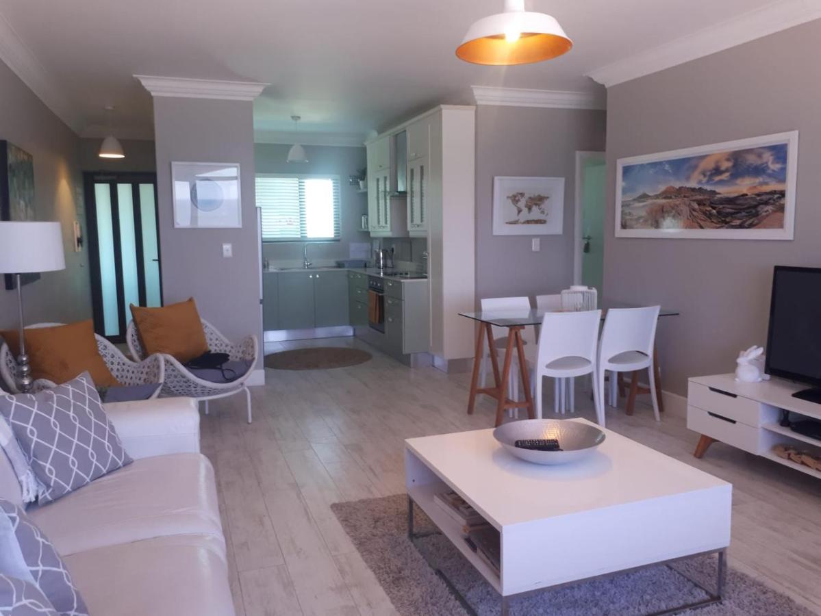 Blouberg Beachfront Apartment Bloubergstrand Exterior photo